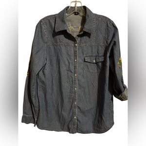 I heart ronson Embroidered flowers button up chambray ladies medium